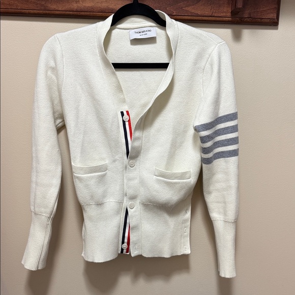 Thom Browne like sweater.  High quality. Brand new condition. - Picture 9 of 11